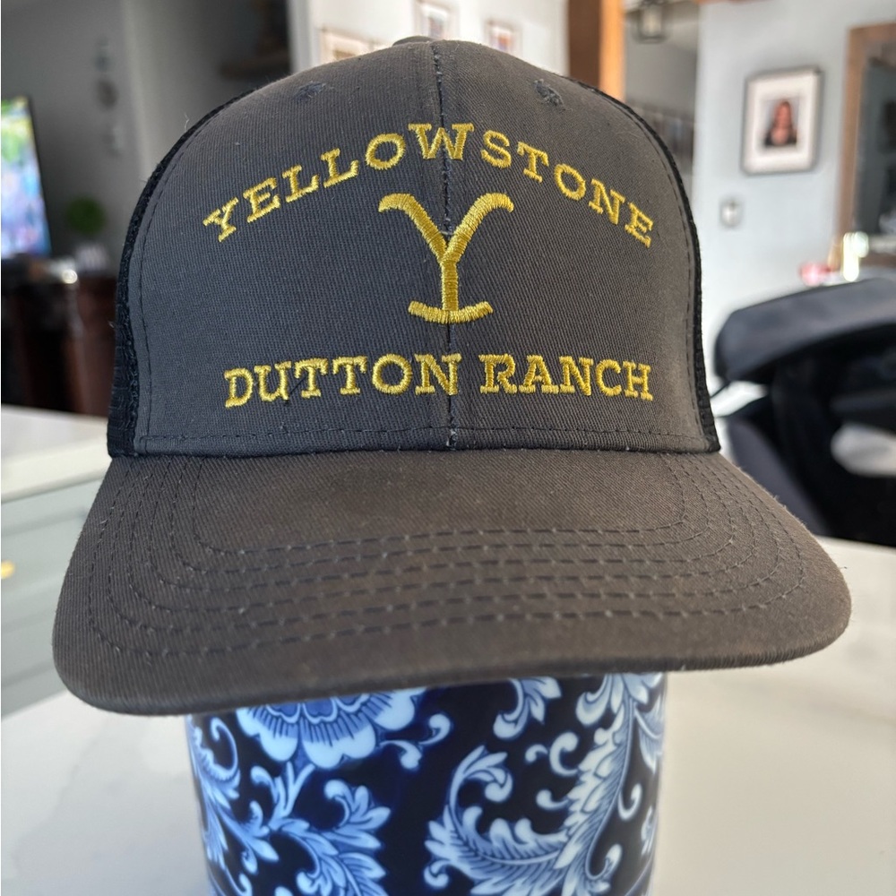 Yellowstone Dutton Ranch Trucker Hat - Unisex Adult Paramount Merchandise NWOT